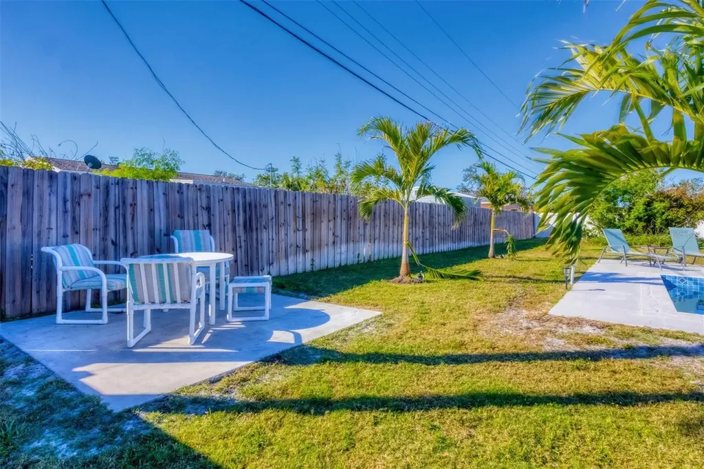 221 E Wentworth Street Englewood FL 34223