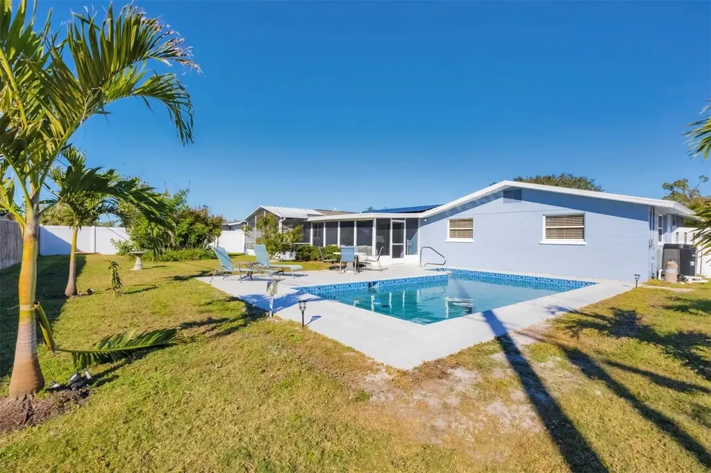 221 E Wentworth Street Englewood FL 34223