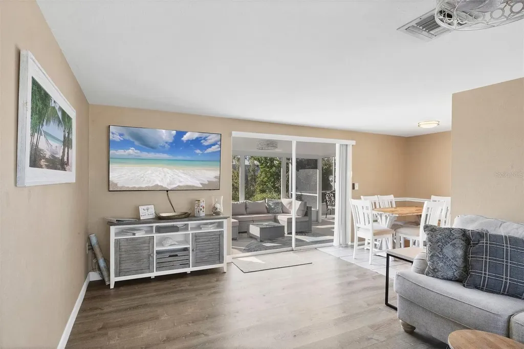 221 E Wentworth Street Englewood FL 34223