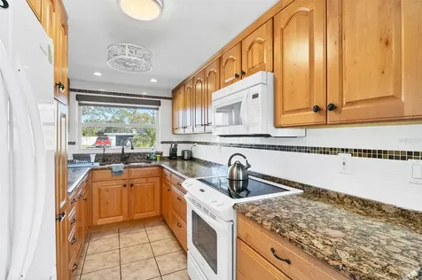 221 E Wentworth Street Englewood FL 34223