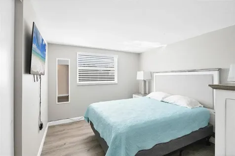 221 E Wentworth Street Englewood FL 34223