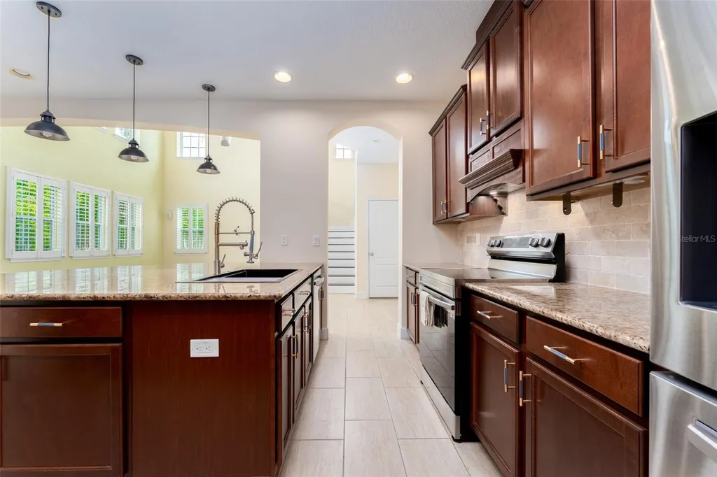5301 Fishhawk Ridge Drive Lithia FL 33547