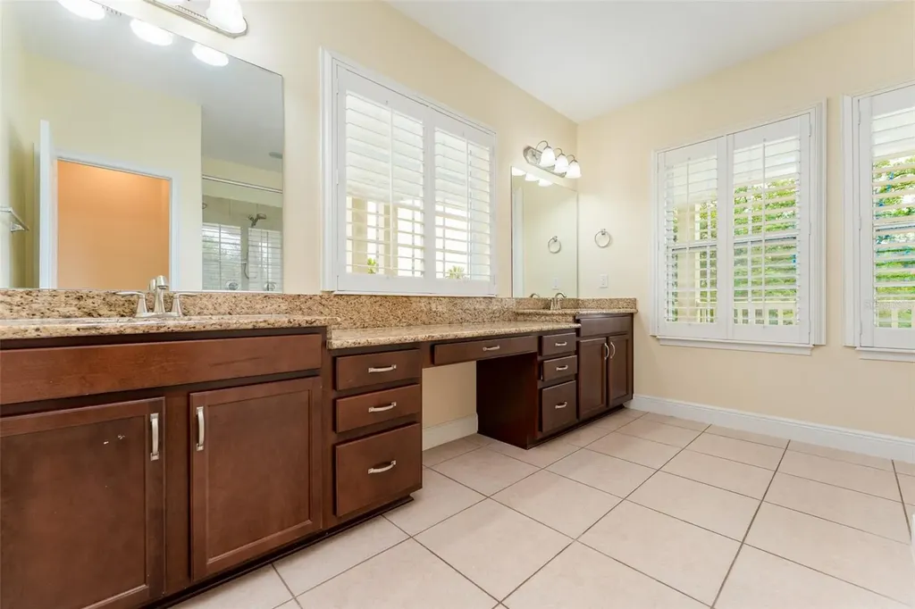 5301 Fishhawk Ridge Drive Lithia FL 33547