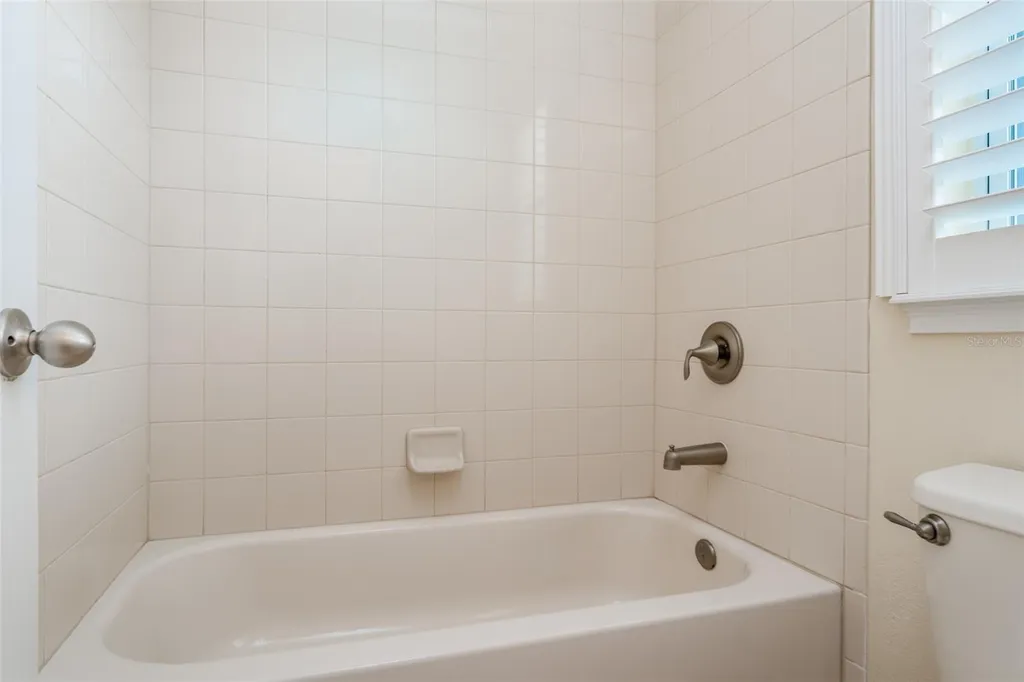 5301 Fishhawk Ridge Drive Lithia FL 33547