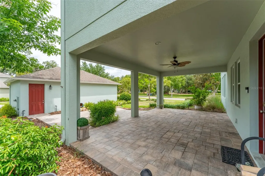 5301 Fishhawk Ridge Drive Lithia FL 33547