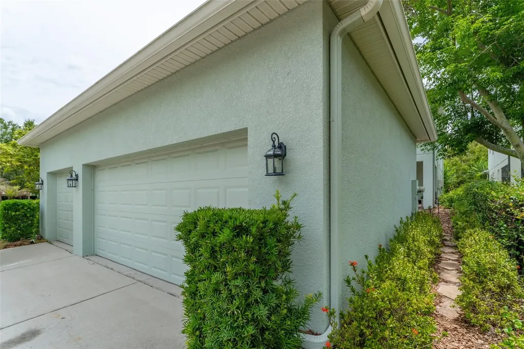 5301 Fishhawk Ridge Drive Lithia FL 33547