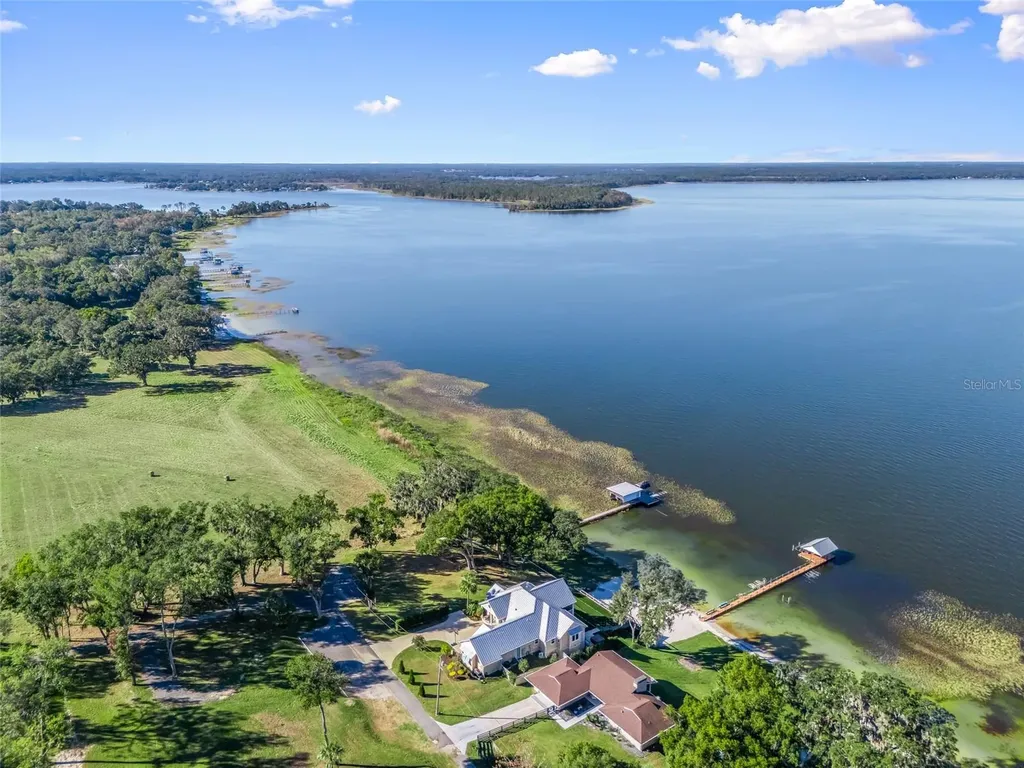 12943 SE Sunset Harbor Road Weirsdale FL 32195