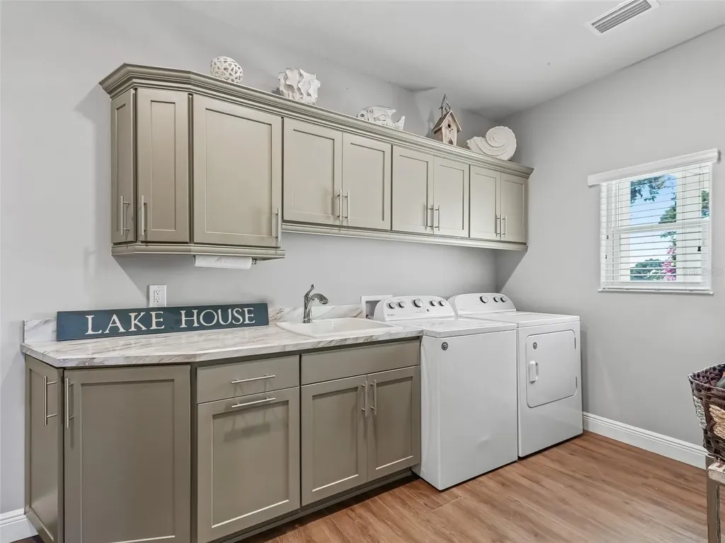 12943 SE Sunset Harbor Road Weirsdale FL 32195