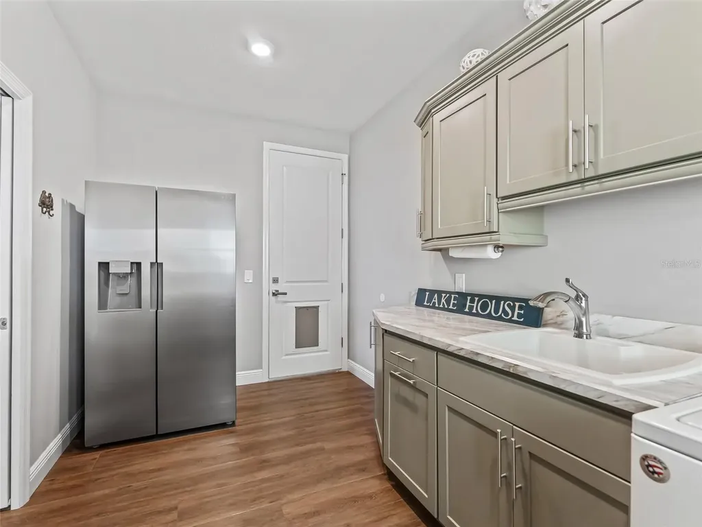 12943 SE Sunset Harbor Road Weirsdale FL 32195