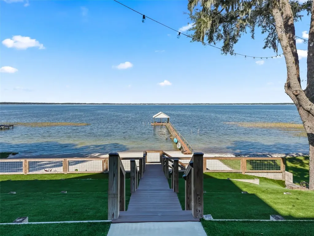 12943 SE Sunset Harbor Road Weirsdale FL 32195