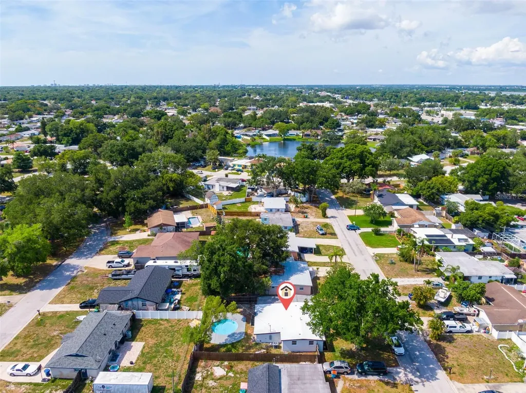 9596 Groveland Street Seminole FL 33772