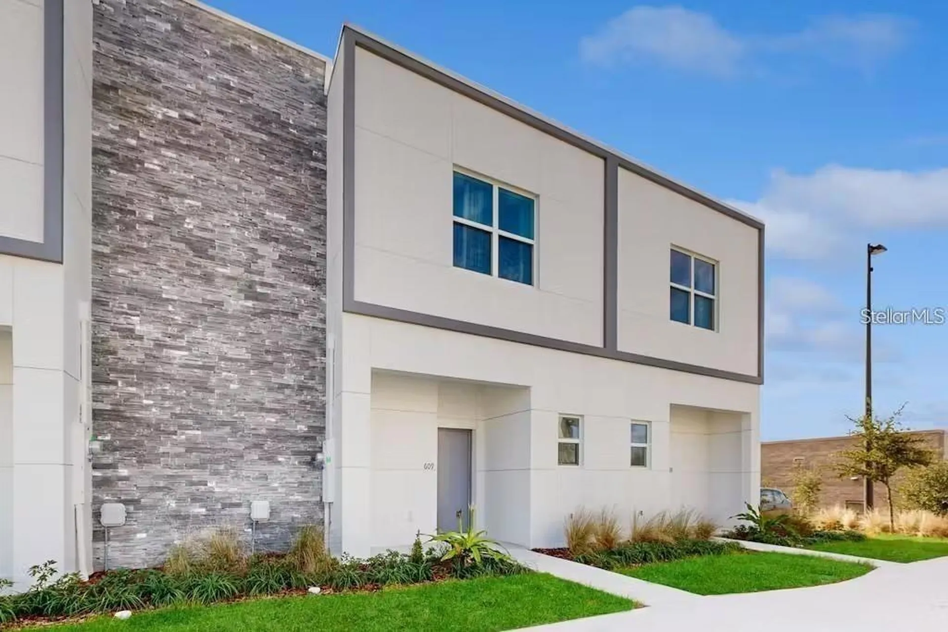 609 Trikomo Drive Davenport FL 33896