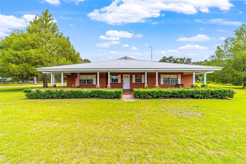 2285 W Highway 318 Citra FL 32113