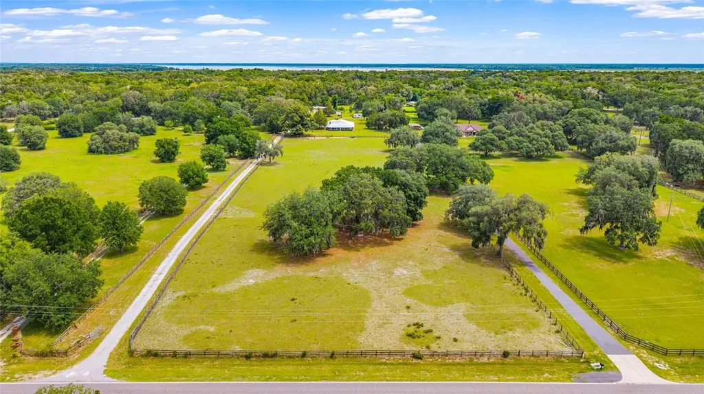 2285 W Highway 318 Citra FL 32113