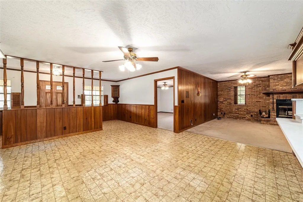 2285 W Highway 318 Citra FL 32113