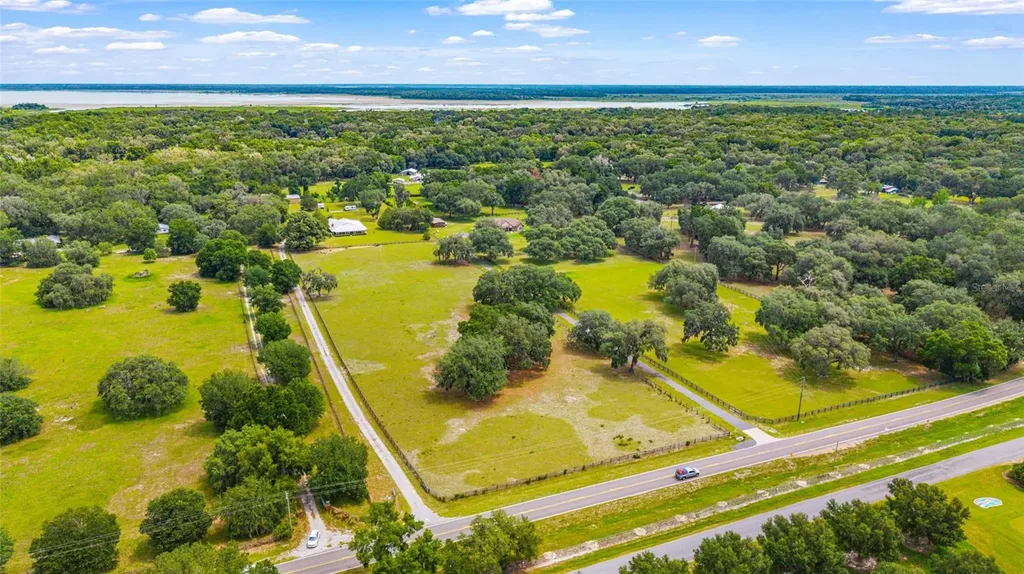 2285 W Highway 318 Citra FL 32113