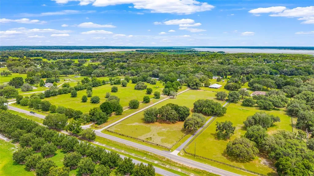 2285 W Highway 318 Citra FL 32113