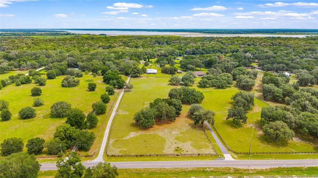 2285 W Highway 318 Citra FL 32113