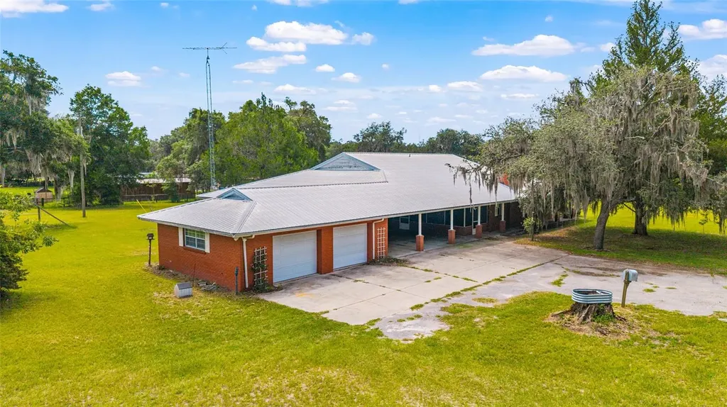 2285 W Highway 318 Citra FL 32113