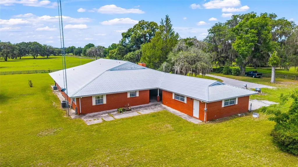 2285 W Highway 318 Citra FL 32113