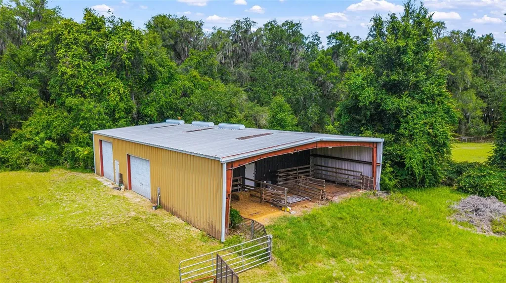 2285 W Highway 318 Citra FL 32113