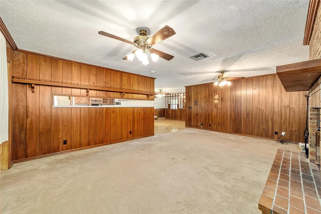 2285 W Highway 318 Citra FL 32113