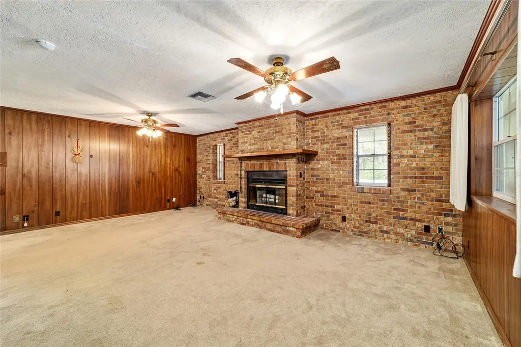 2285 W Highway 318 Citra FL 32113