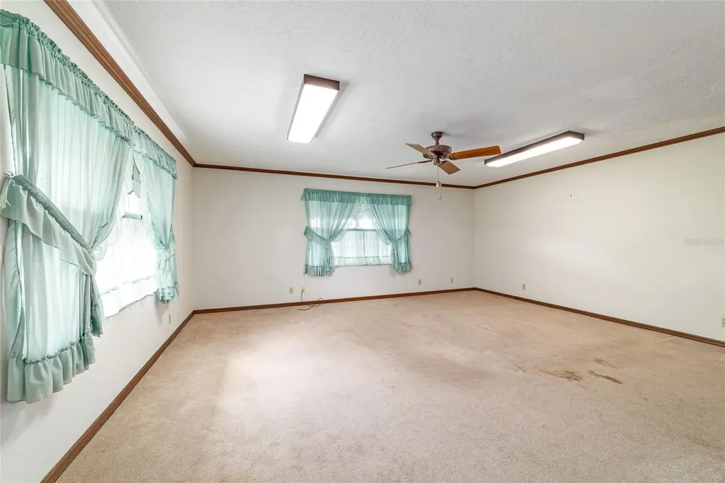 2285 W Highway 318 Citra FL 32113