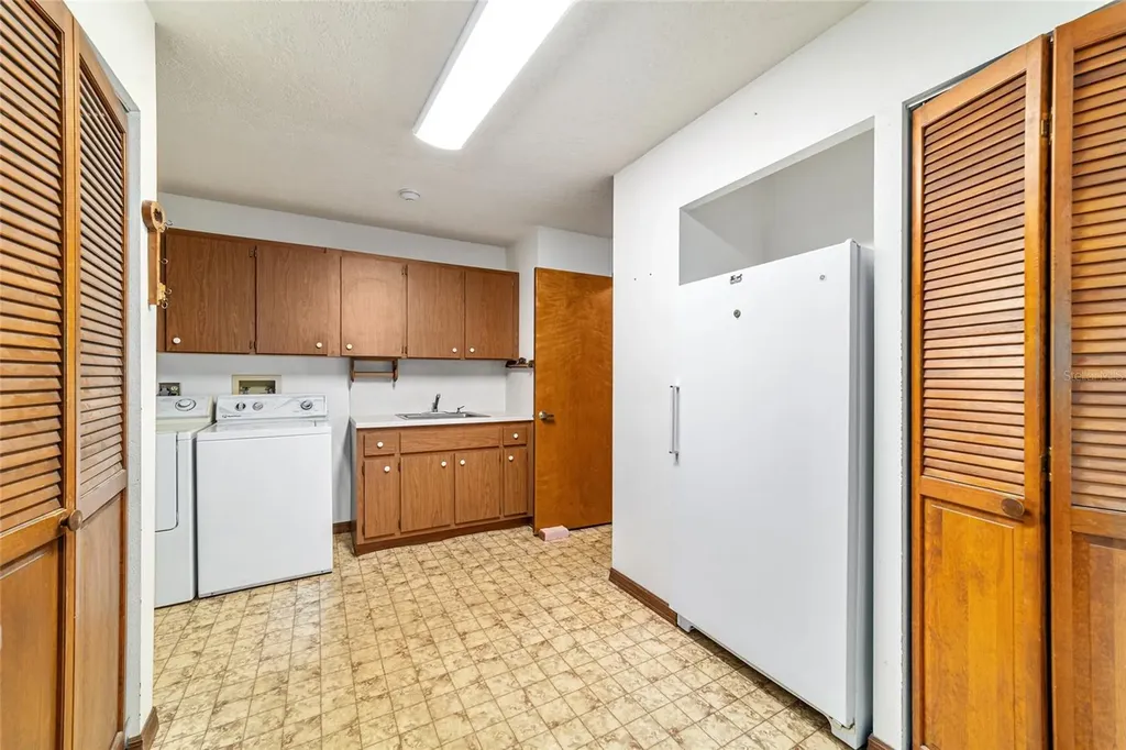 2285 W Highway 318 Citra FL 32113