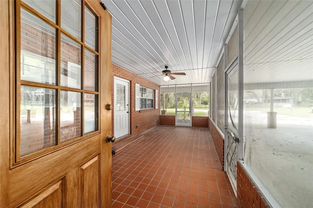 2285 W Highway 318 Citra FL 32113
