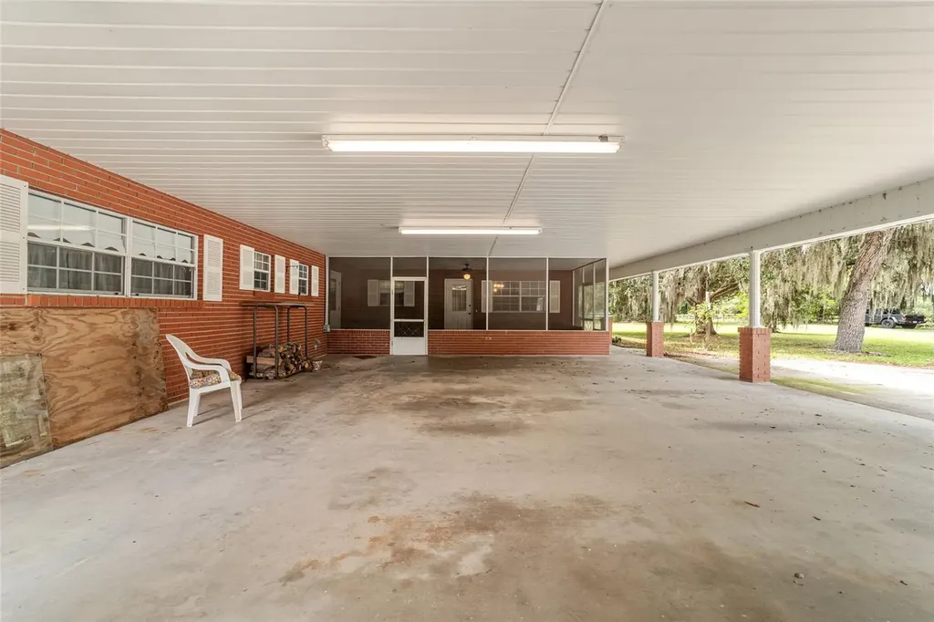 2285 W Highway 318 Citra FL 32113
