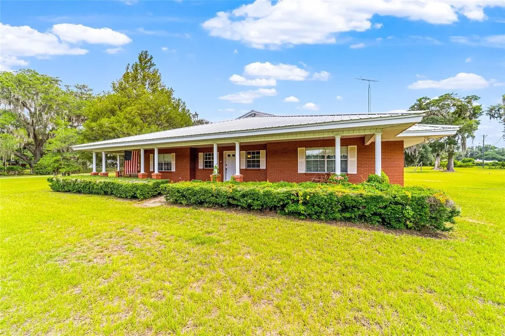 2285 W Highway 318 Citra FL 32113