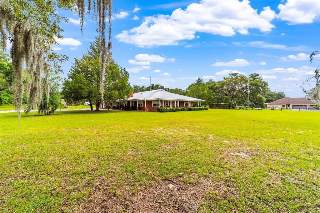 2285 W Highway 318 Citra FL 32113