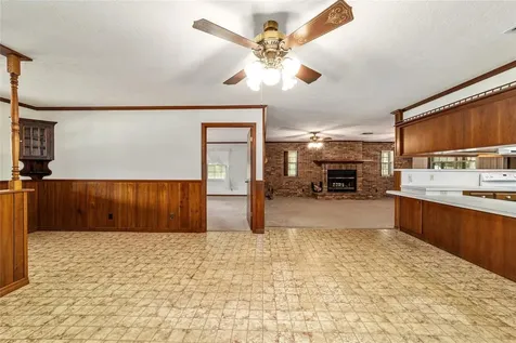 2285 W Highway 318 Citra FL 32113