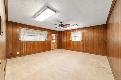 2285 W Highway 318 Citra FL 32113