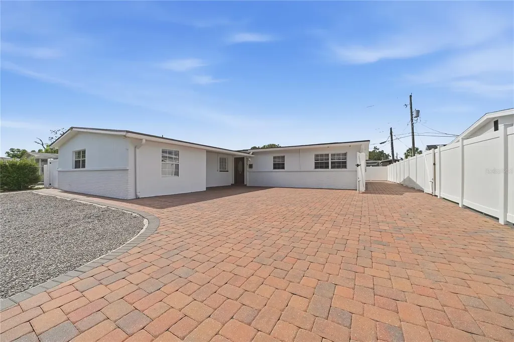 6033 Ambassador Drive Tampa FL 33615