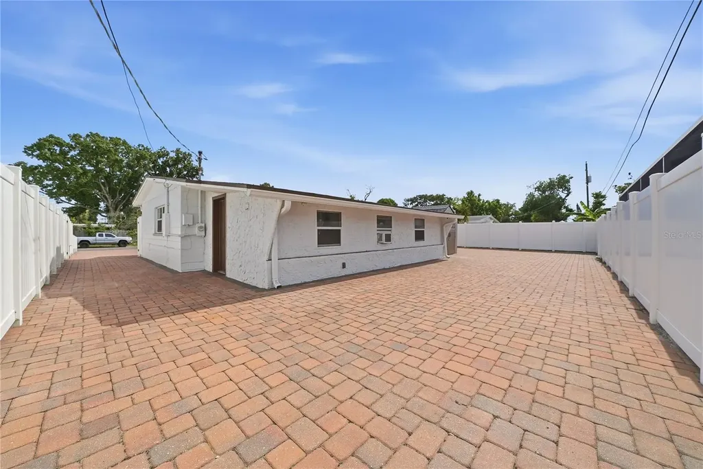 6033 Ambassador Drive Tampa FL 33615