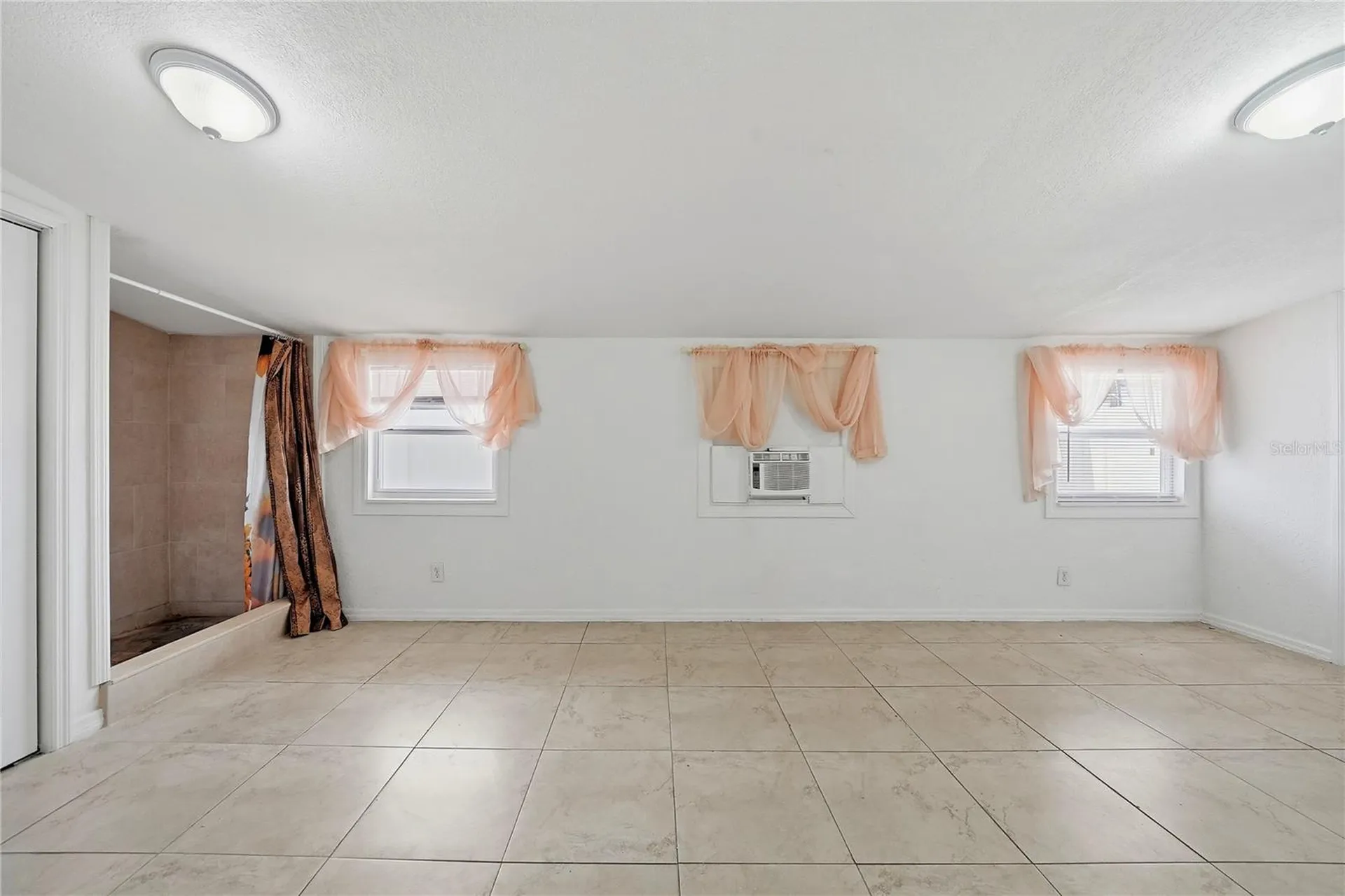6033 Ambassador Drive Tampa FL 33615