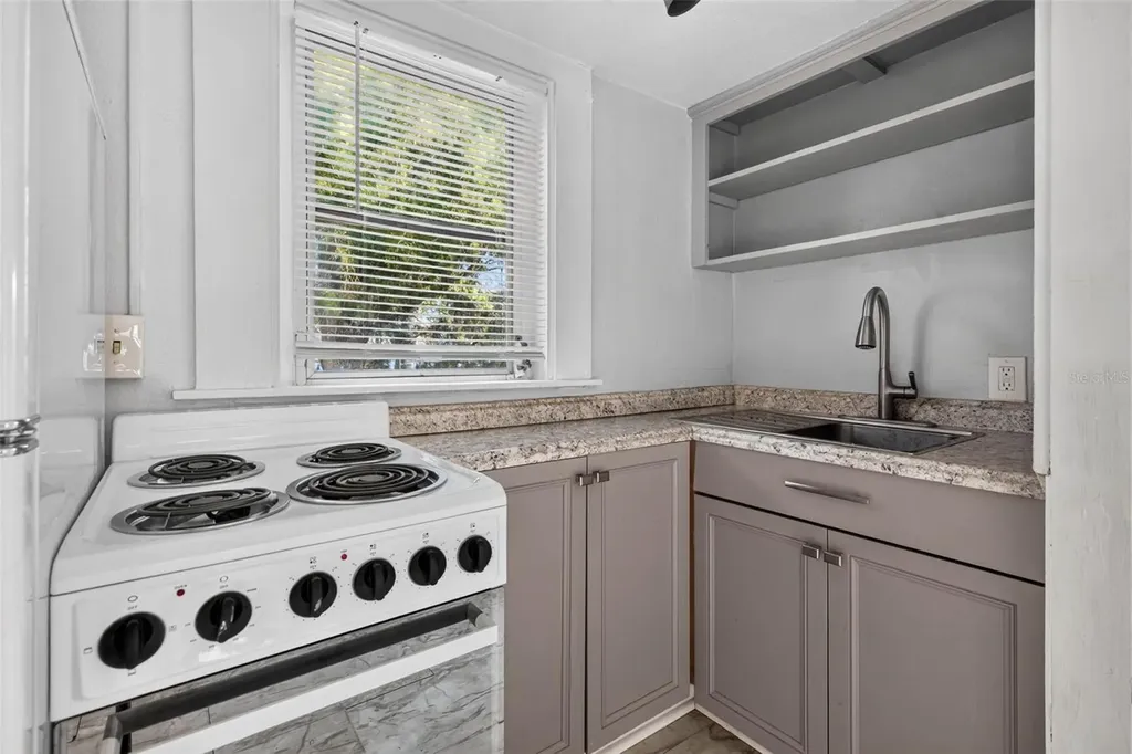 860 12th Avenue N St Petersburg FL 33701