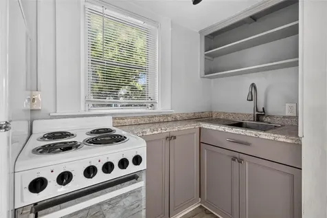 860 12th Avenue N St Petersburg FL 33701