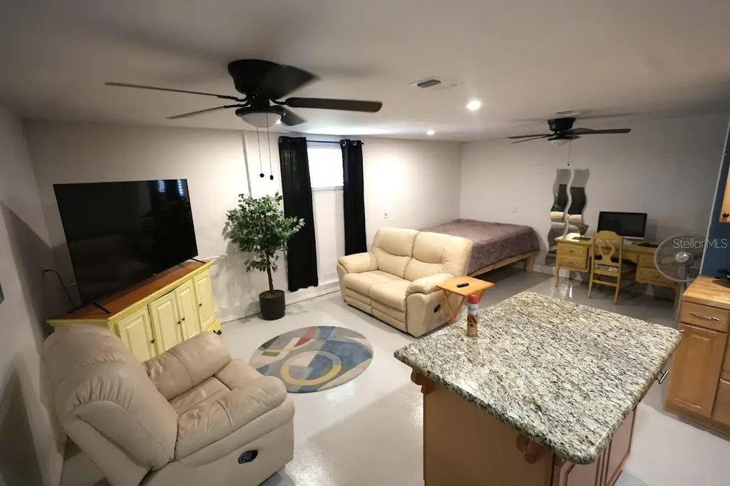 915 Dempsey Street Clearwater FL 33756