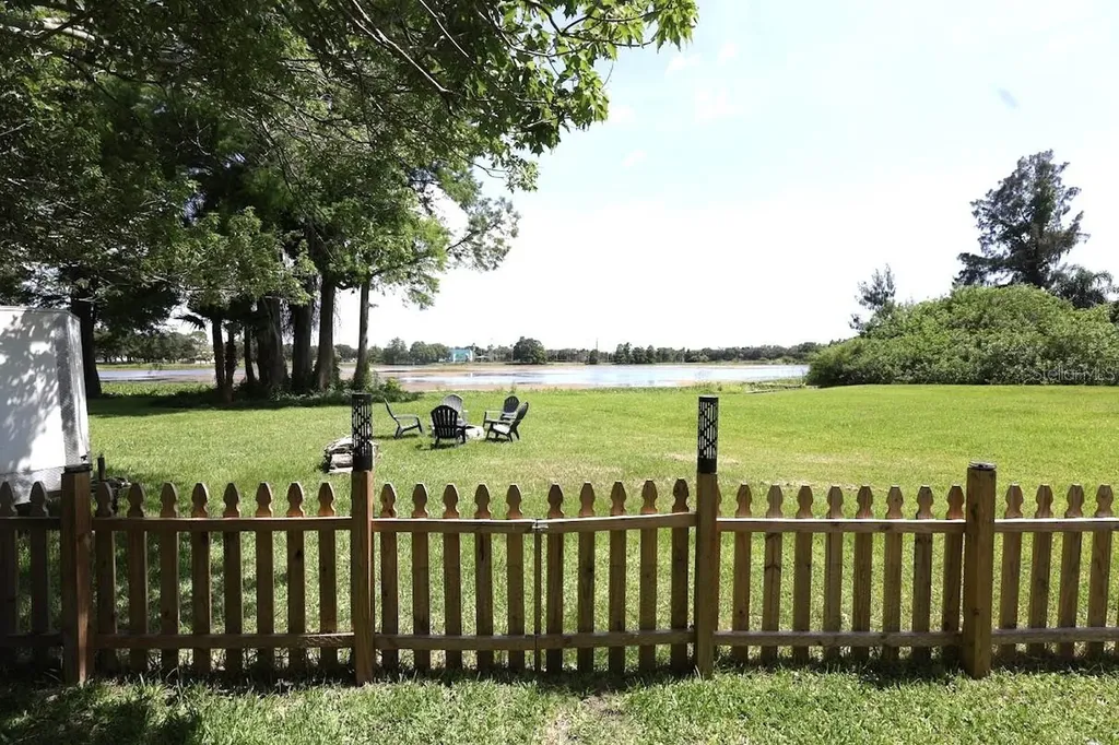 915 Dempsey Street Clearwater FL 33756