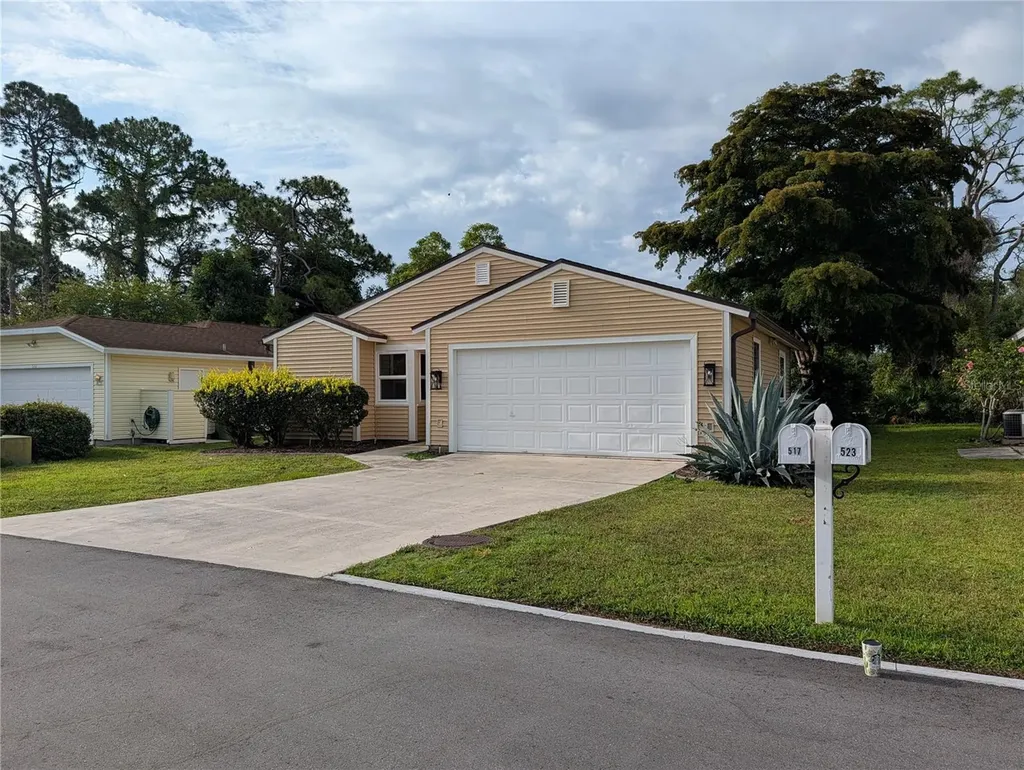 517 Bearded Oaks Circle Sarasota FL 34232