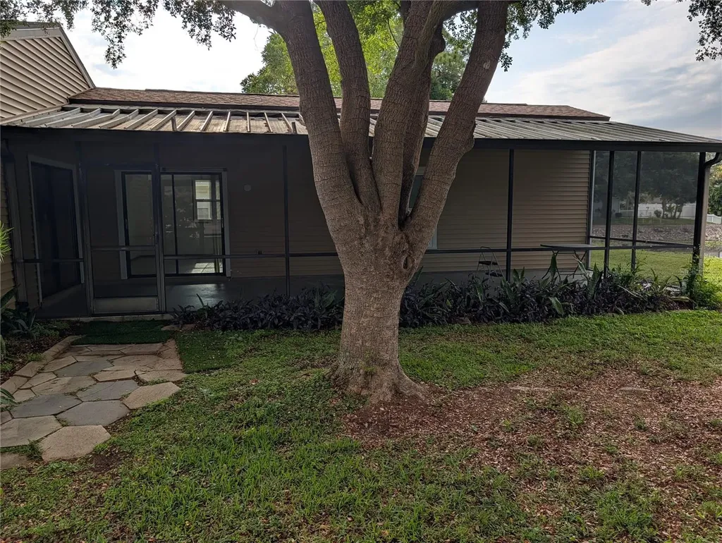 517 Bearded Oaks Circle Sarasota FL 34232