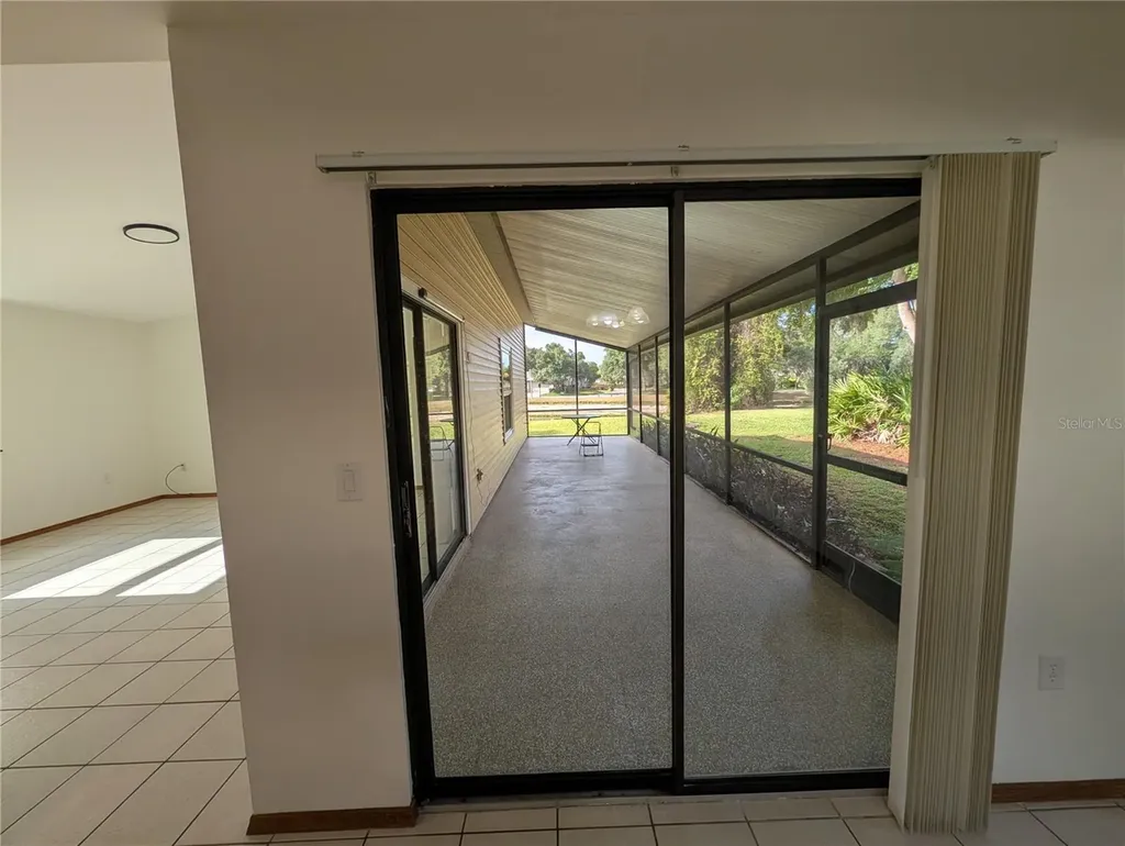 517 Bearded Oaks Circle Sarasota FL 34232