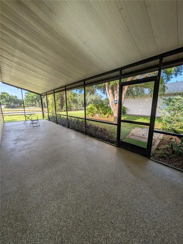 517 Bearded Oaks Circle Sarasota FL 34232
