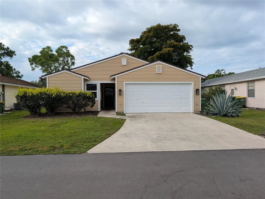 517 Bearded Oaks Circle Sarasota FL 34232