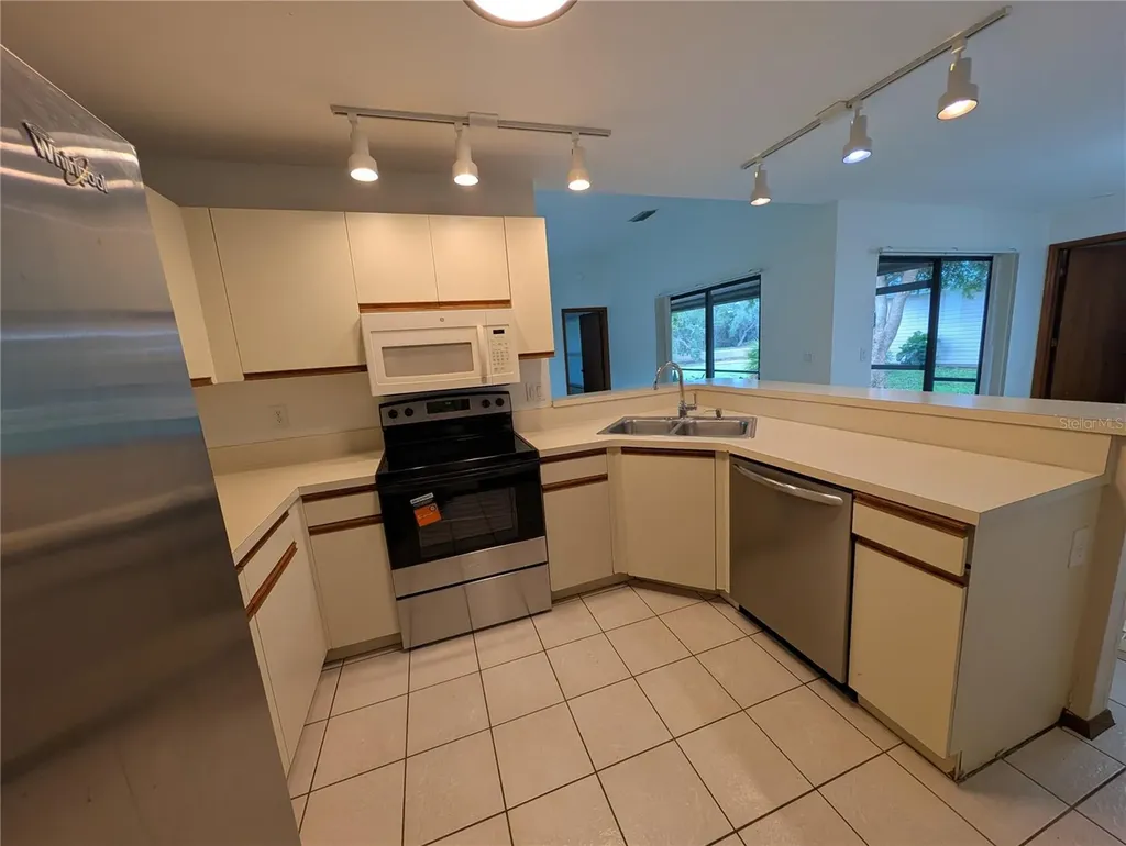 517 Bearded Oaks Circle Sarasota FL 34232