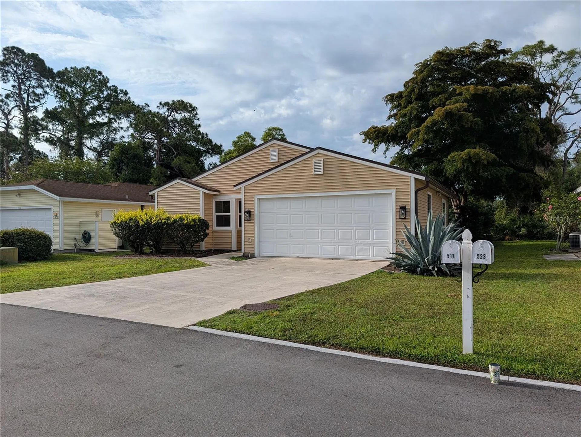 517 Bearded Oaks Circle Sarasota FL 34232