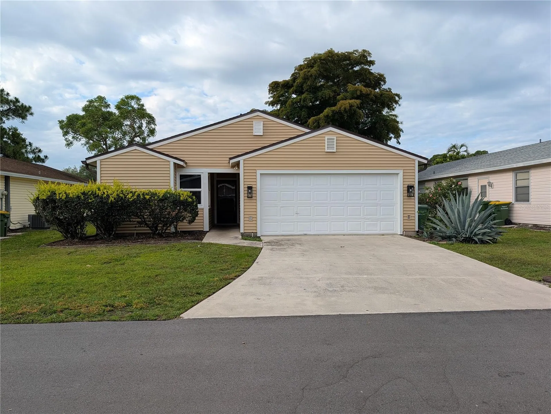 517 Bearded Oaks Circle Sarasota FL 34232